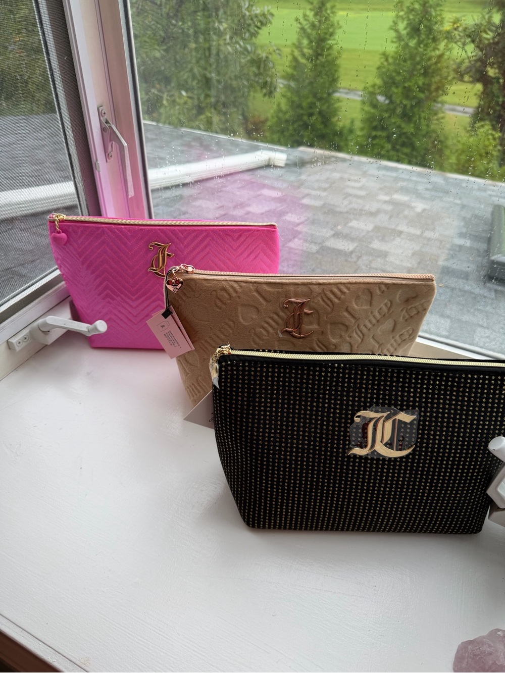 Juicy Couture Amazing set of 3 NWT Zipper Cases w Gold Logo Tan Pink Glitter - Picture 4 of 12